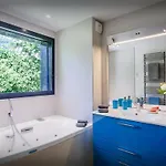Lomatika - Ovo Network Villa