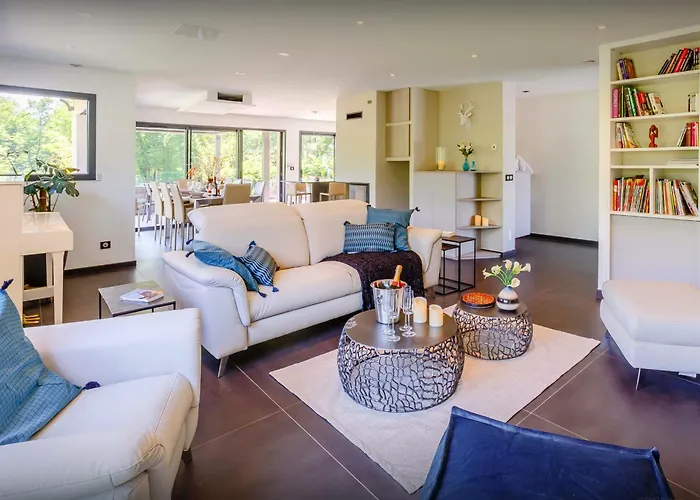 Lomatika - Ovo Network Villa *