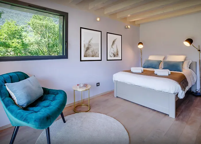 Lomatika - Ovo Network Villa