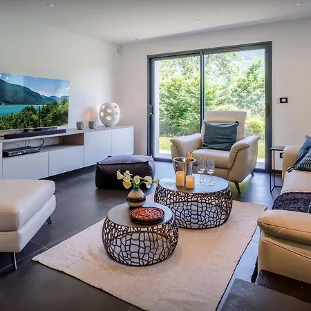 Lomatika - Ovo Network Villa