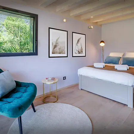 Lomatika - Ovo Network Villa