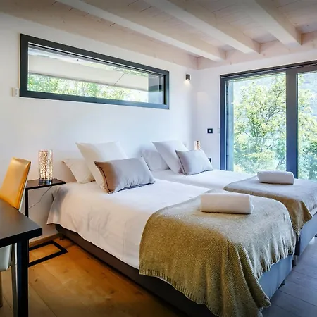 Lomatika - Ovo Network Villa